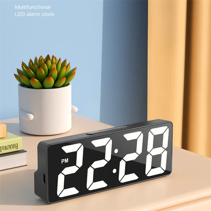 Horloge de Bureau LED avec Affichage de Température et Alarme Numérique – Luminosité Réglable, Format 12/24 Heures, Design Moderne